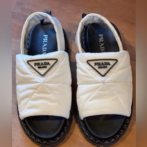 Women’s white Prada Sandal NWT